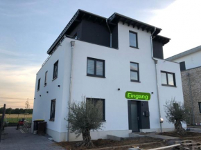 Haus im Haus - mit schöner Aussicht - 15min von Köln